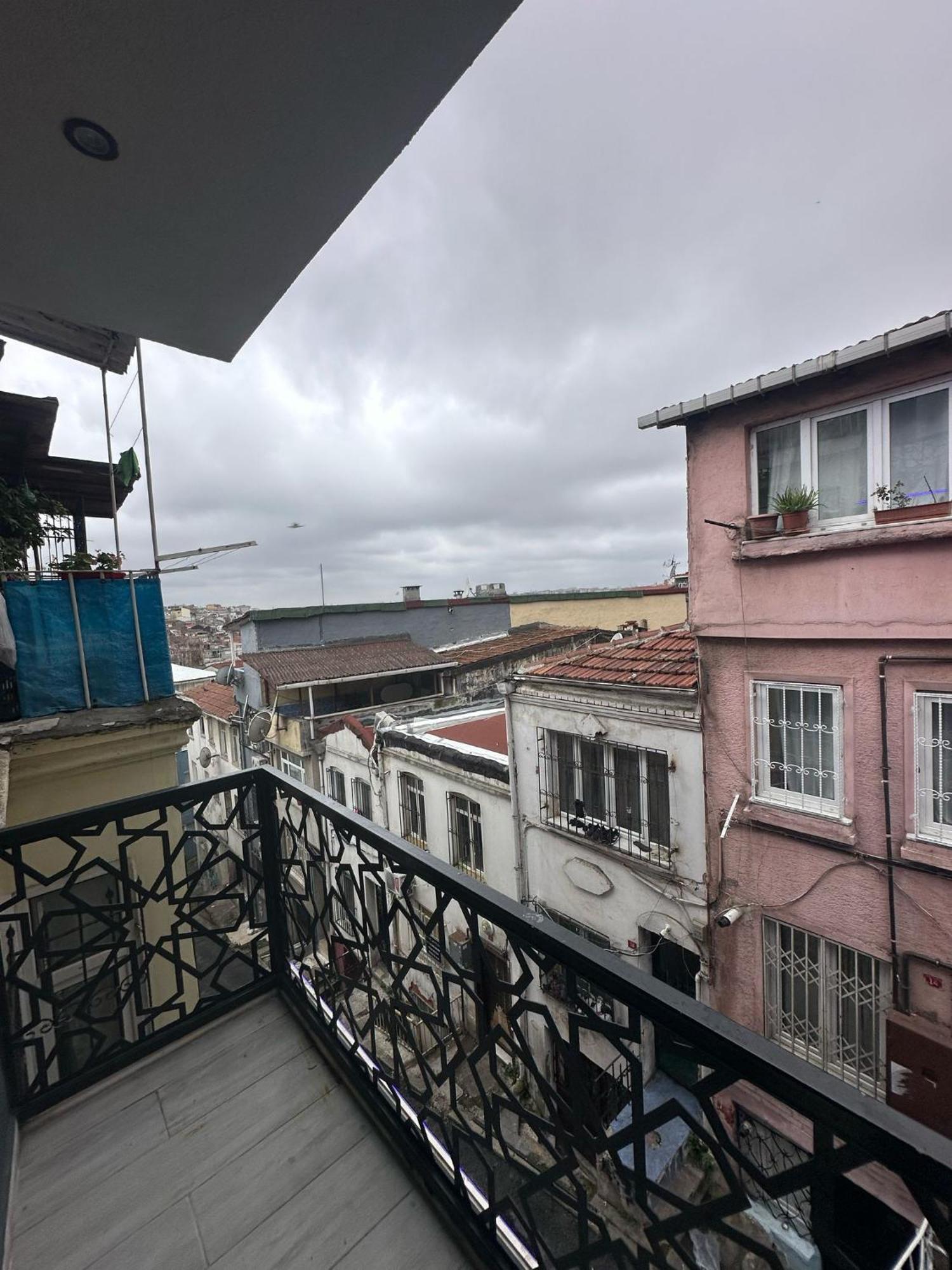 Taksim Larissa * Istambul